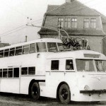 D trolleybus Der VEB IFA Kraftfahrzeugwerk _Ernst Grube_ in Werdau entwickelte 1953 für die BVG Ost einen Doppelstock-Obus